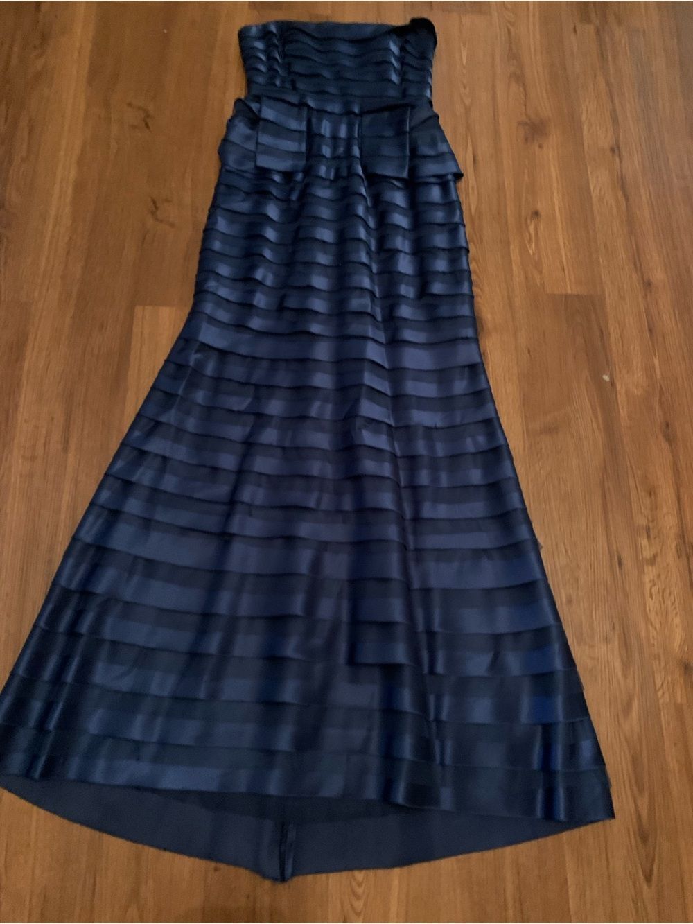 NWOT BCBG MAX AZRIA INK ROSE STRAPLESS TIERED GOWN - Picture 5 of 7